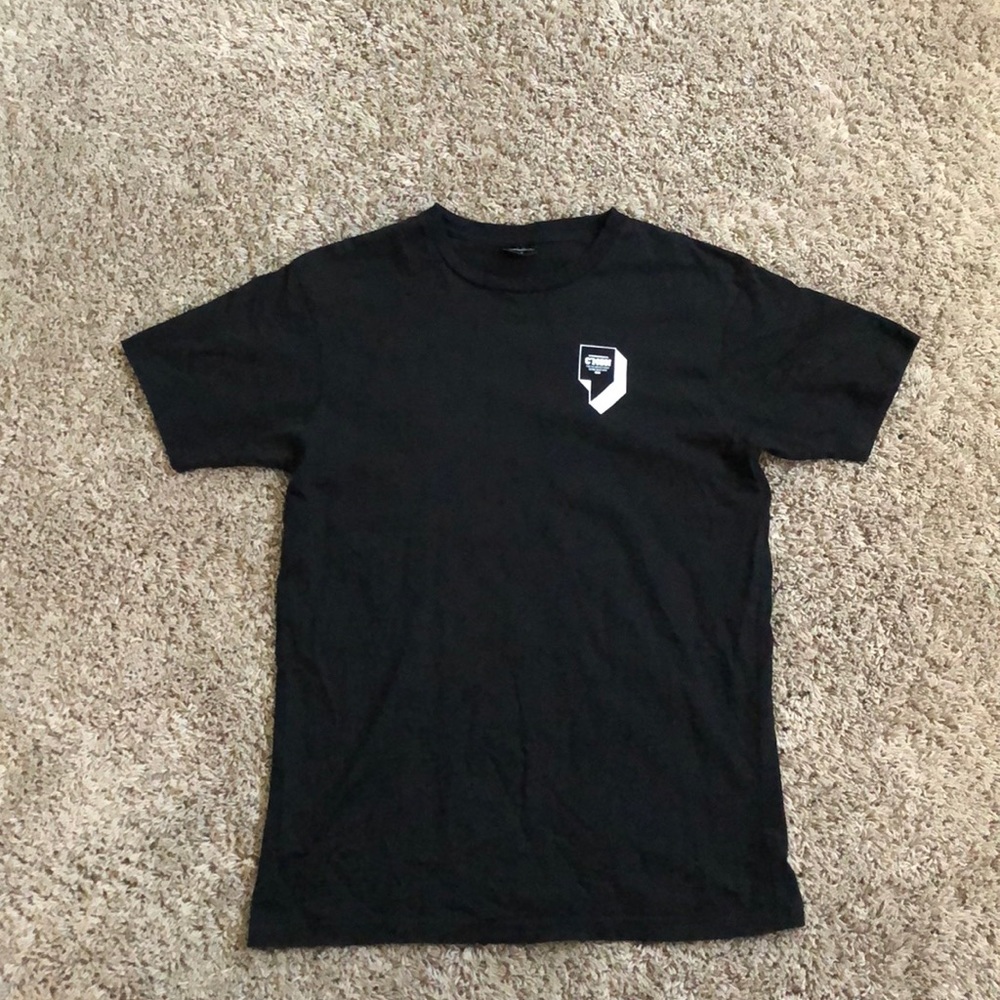 🔴 BRAND NEW 🔴 Commonwealth T-Shirt